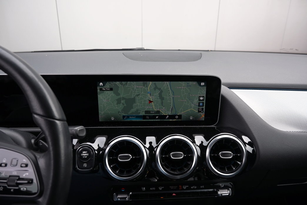 MERCEDES-BENZ B 180 d 7G-DCT - 11