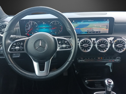 MERCEDES-BENZ A 200 Progressive - 9