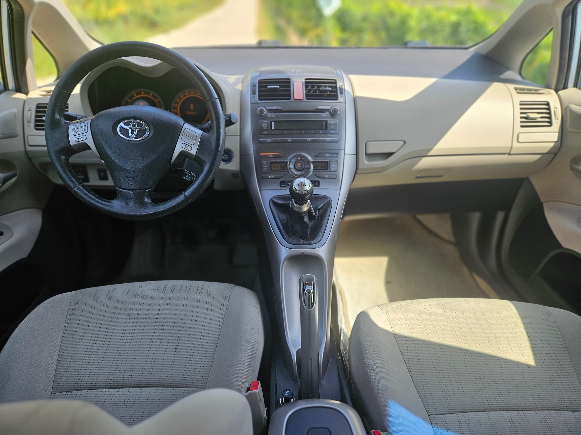 TOYOTA Auris 1.6 Linea Sol - 14