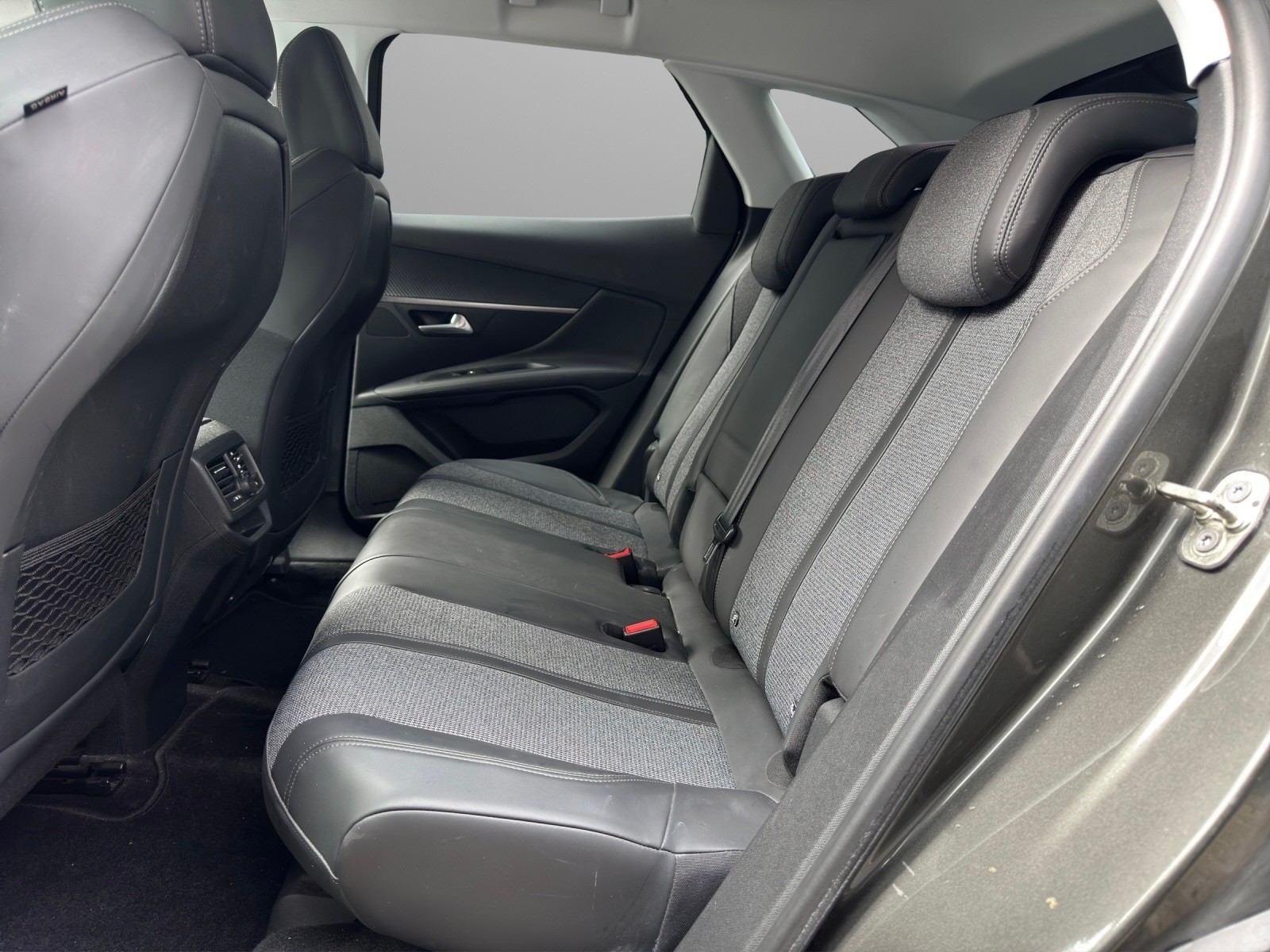 PEUGEOT 3008 1.6 THP Allure EAT - 11