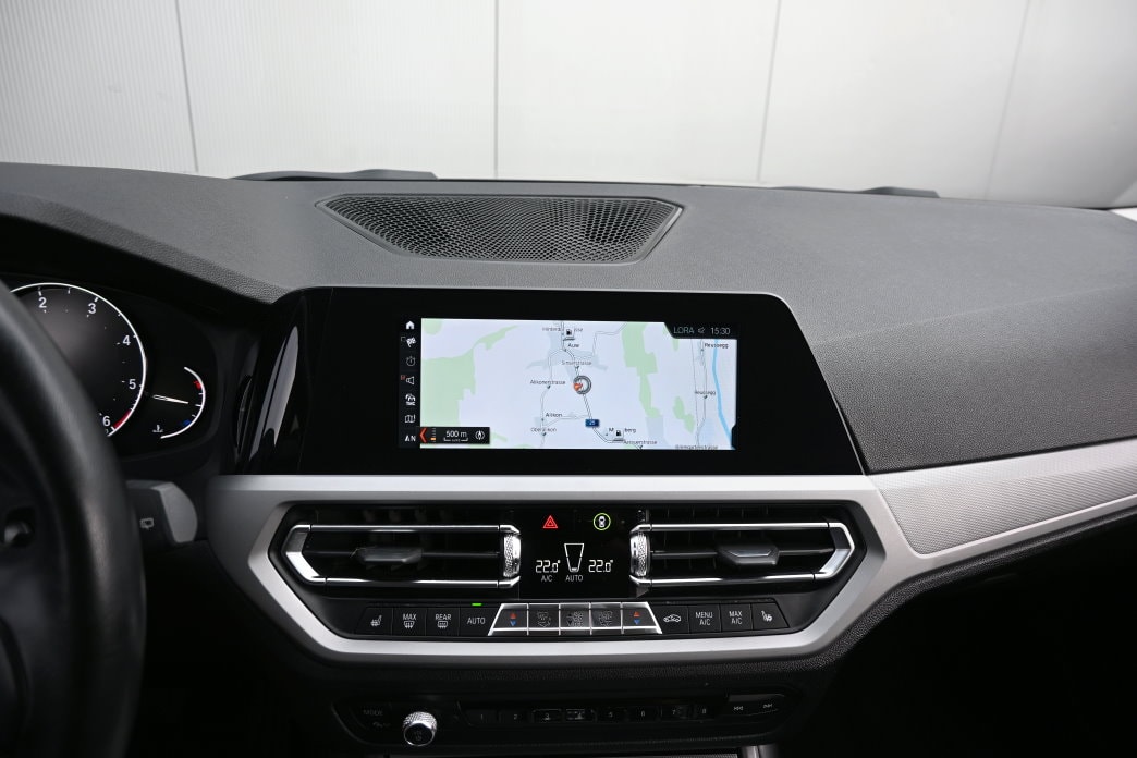 BMW 320d xDrive Touring Steptronic - 11