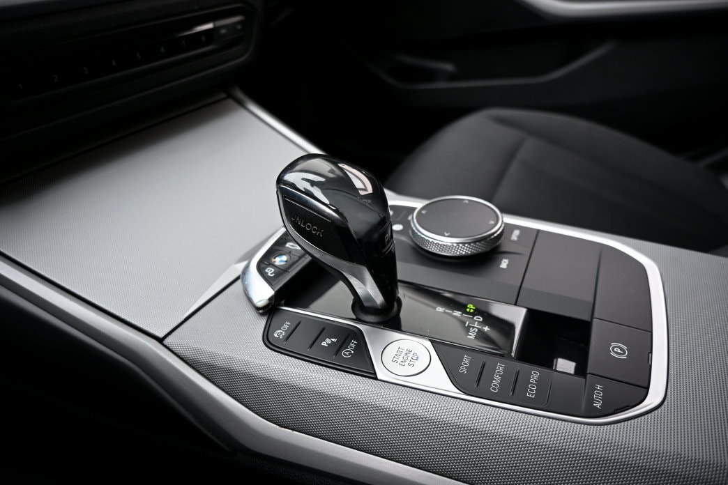 BMW 320d xDrive Touring Steptronic - 9
