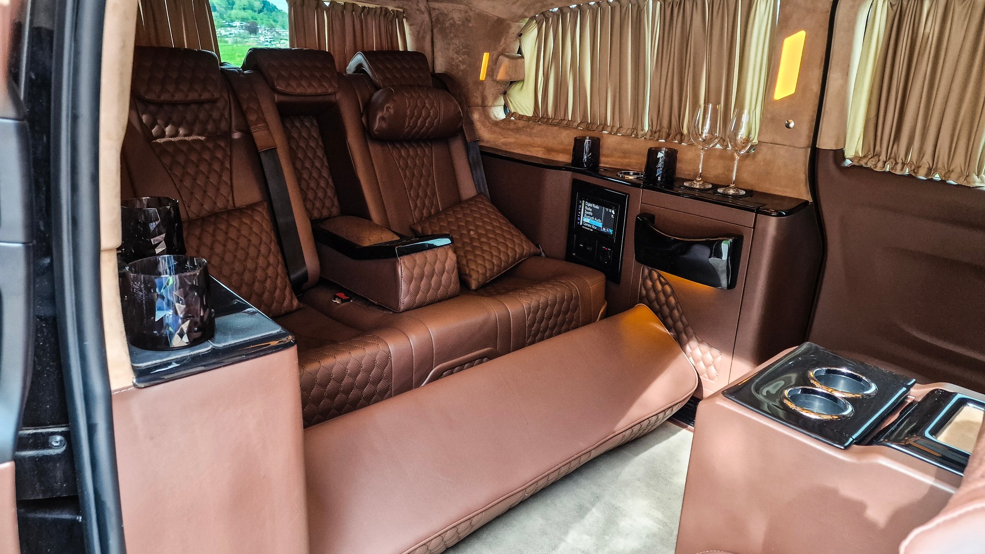 MERCEDES-BENZ 116 VIP-Bus Tourer L 7G-Tronic - 16