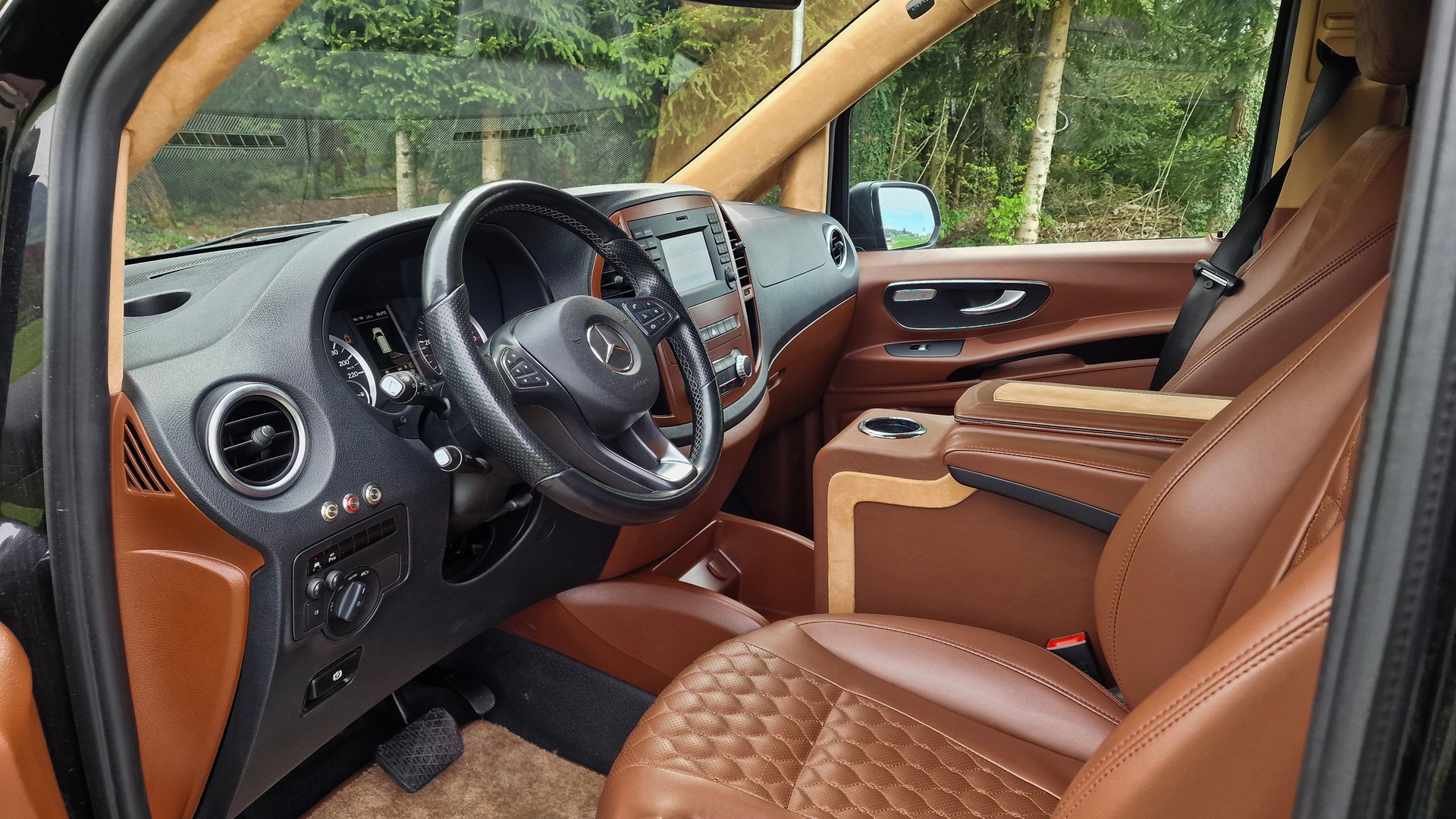 MERCEDES-BENZ 116 VIP-Bus Tourer L 7G-Tronic - 12
