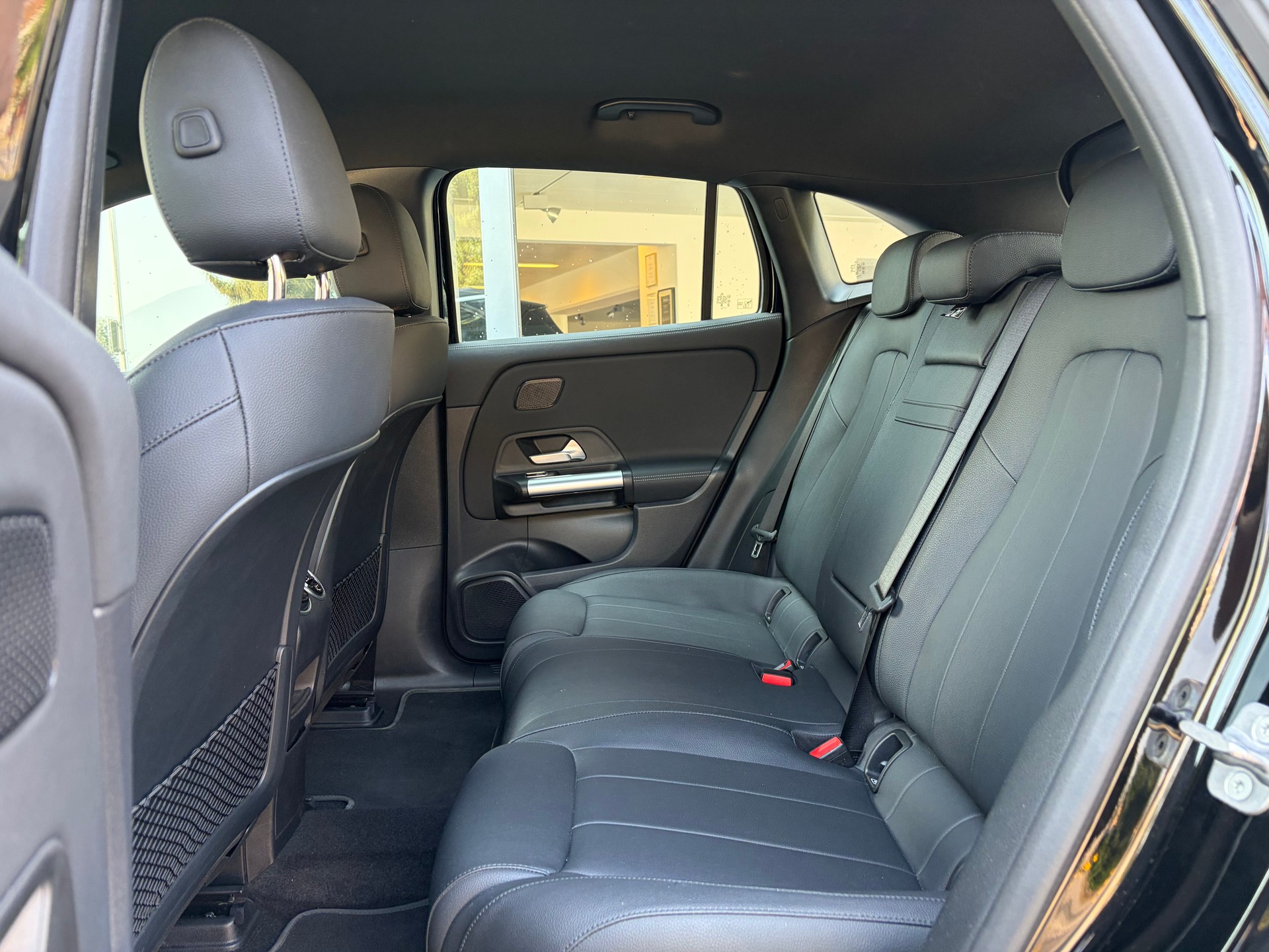 MERCEDES-BENZ EQA 250+ - 9