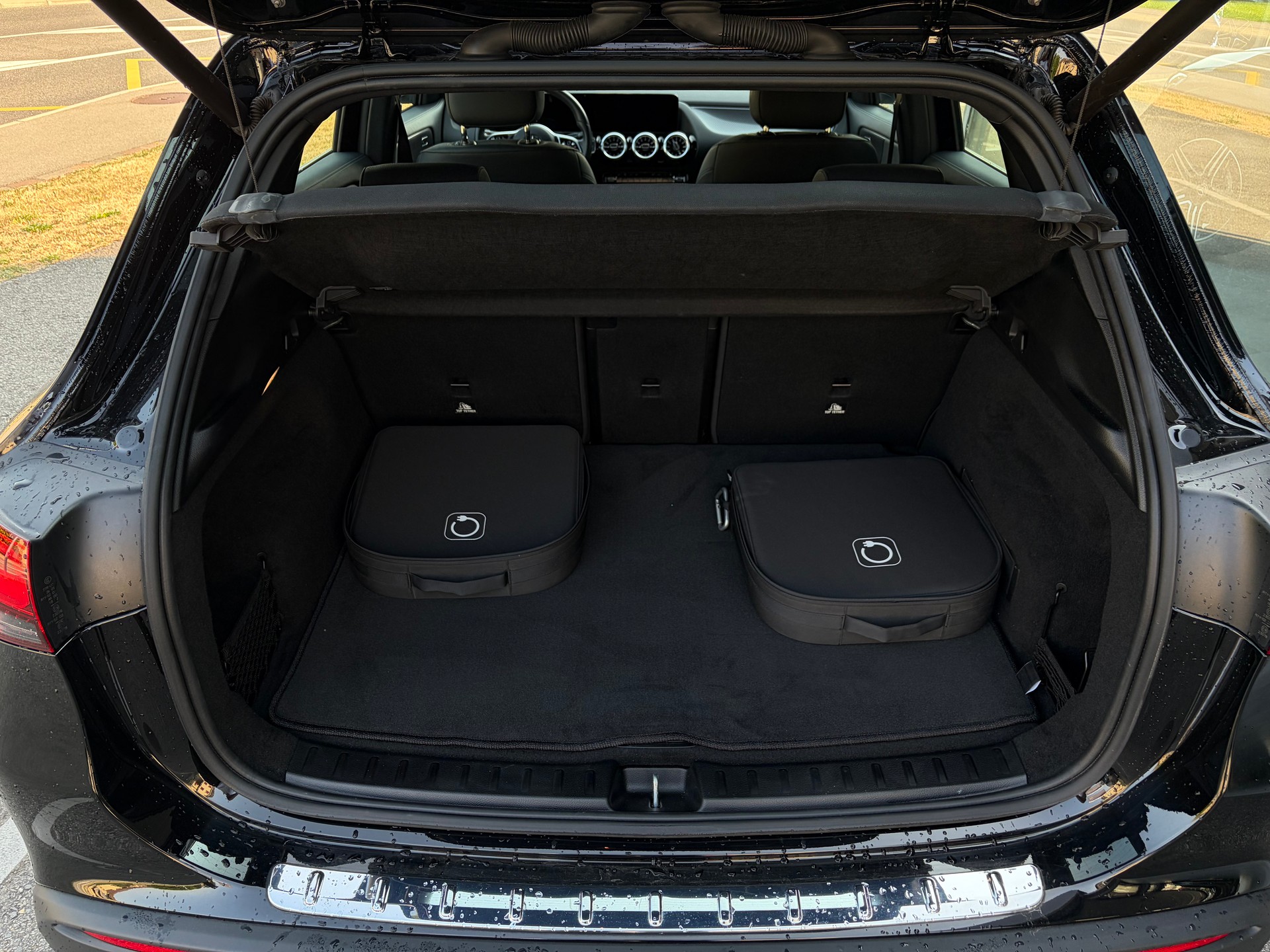 MERCEDES-BENZ EQA 250+ - 6