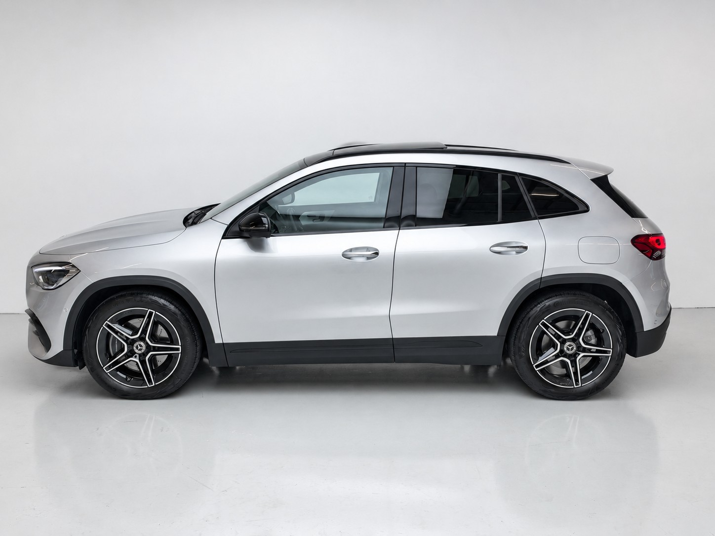 MERCEDES-BENZ GLA 250 4MATIC AMG Line (CH) | VOLLAUSSTATTUNG - 2