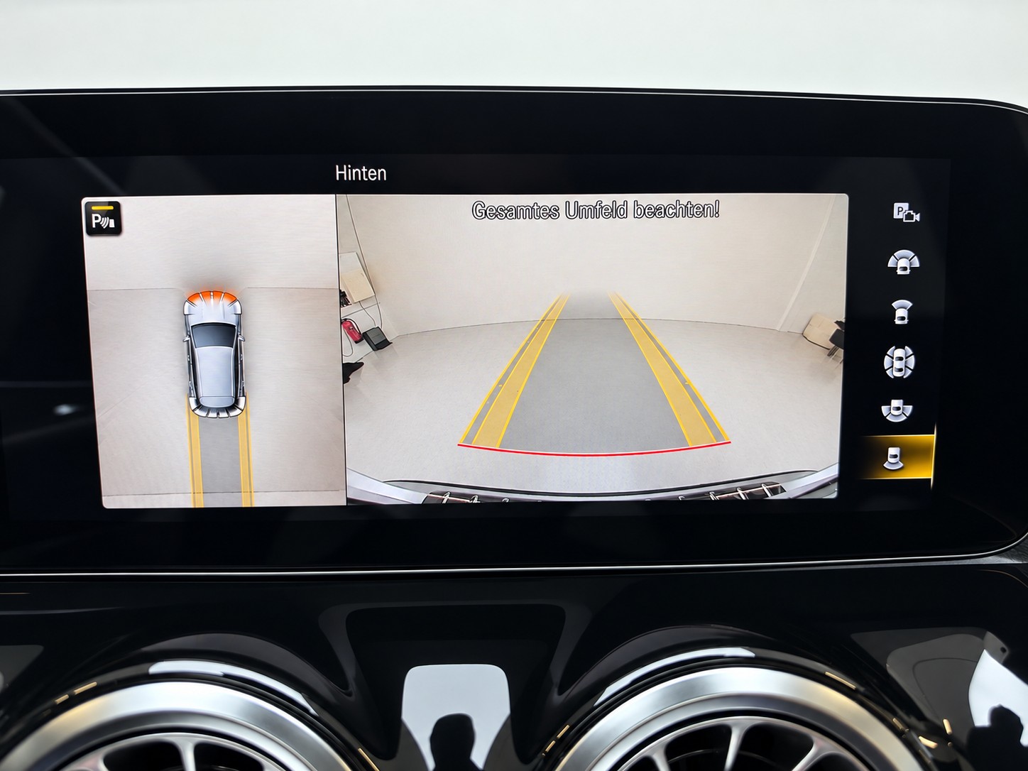 MERCEDES-BENZ GLA 250 4MATIC AMG Line (CH) | VOLLAUSSTATTUNG - 23