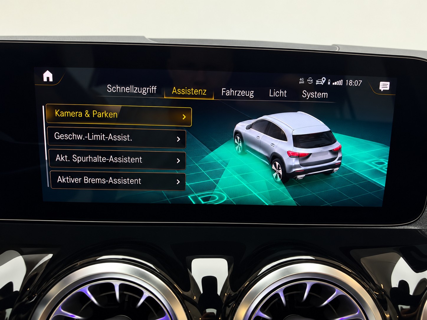 MERCEDES-BENZ GLA 250 4MATIC AMG Line (CH) | VOLLAUSSTATTUNG - 24