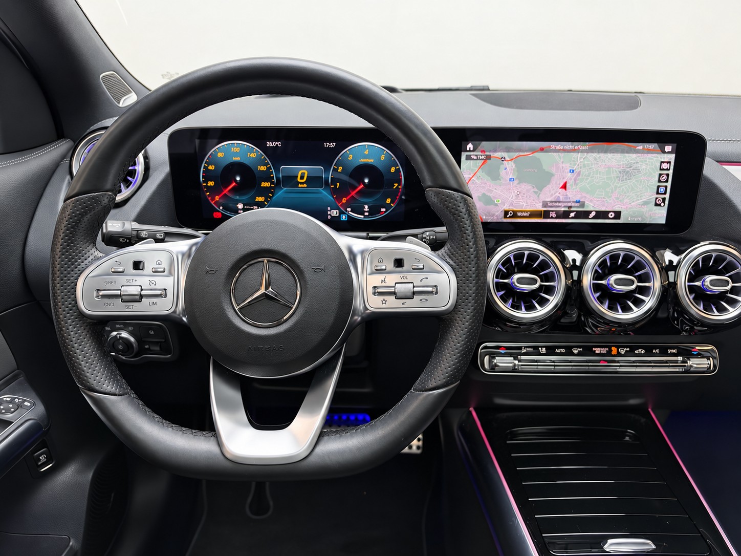 MERCEDES-BENZ GLA 250 4MATIC AMG Line (CH) | VOLLAUSSTATTUNG - 18