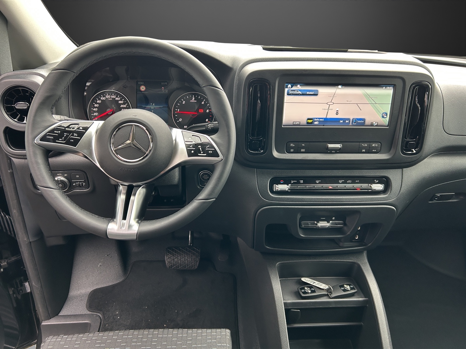 MERCEDES-BENZ Vito 116 CDI Lang Tourer 9G-Tronic 4M Pro - 9