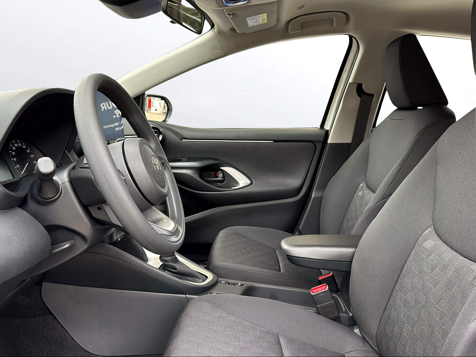 TOYOTA Yaris 1.5 Comfort e-CVT - 7