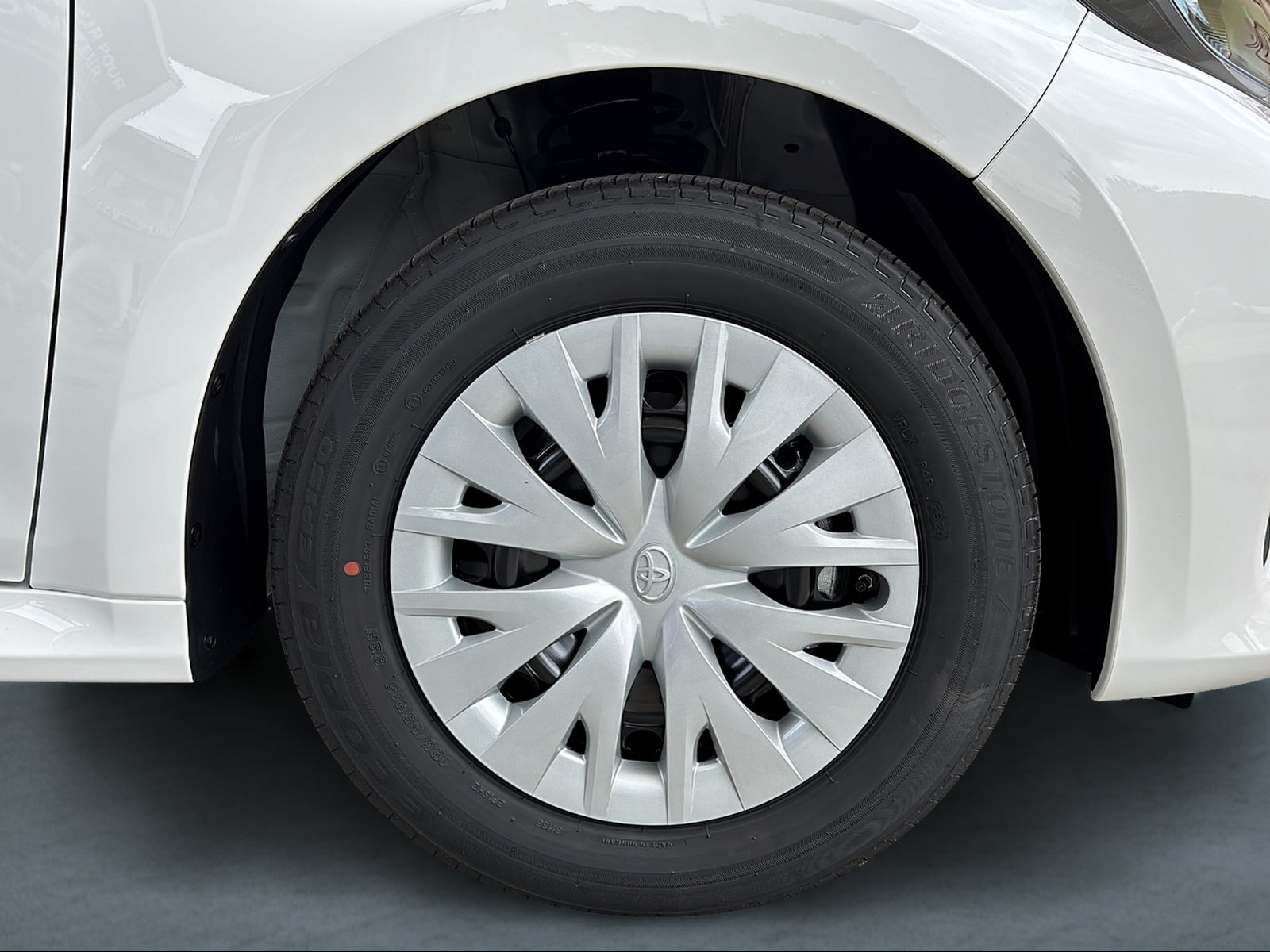 TOYOTA Yaris 1.5 Comfort e-CVT - 5