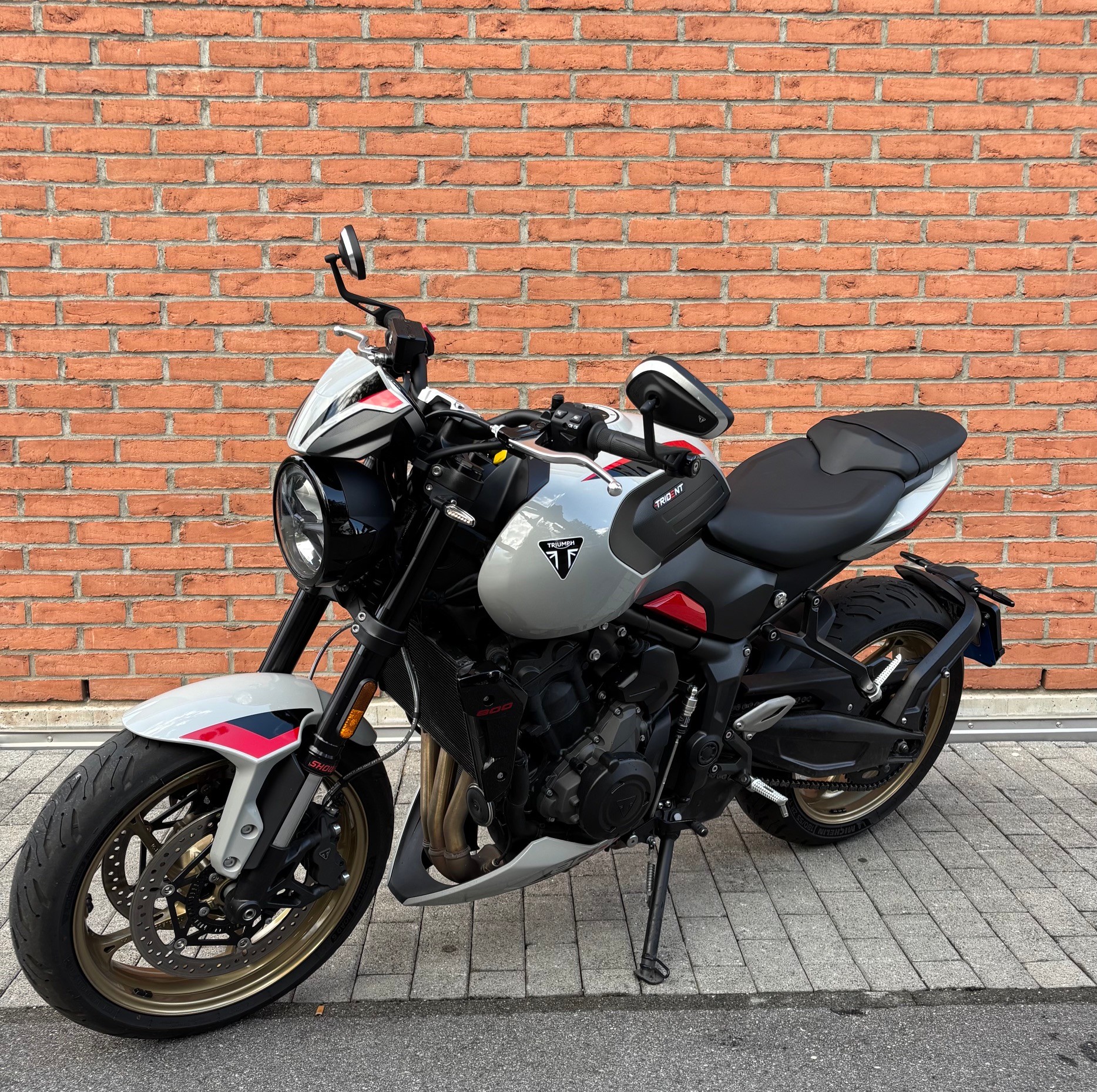TRIUMPH Trident 800 - 4