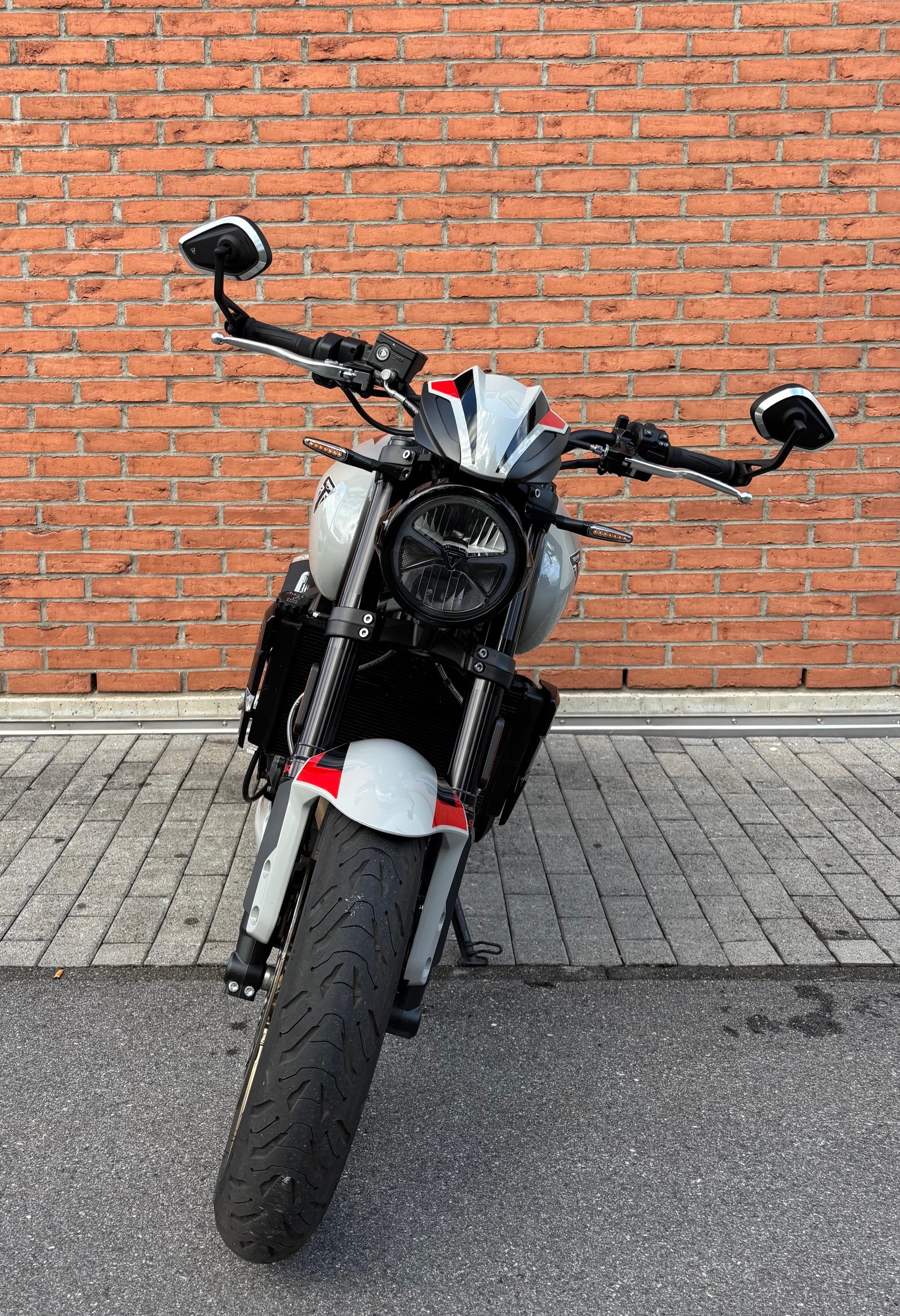 TRIUMPH Trident 800 - 3