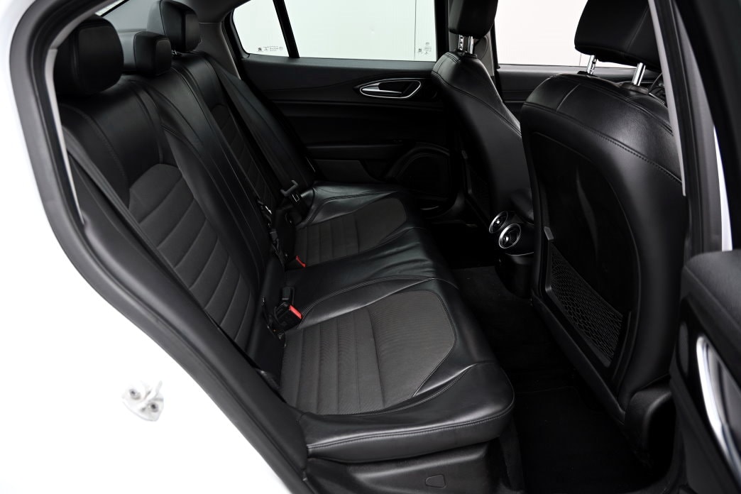 ALFA ROMEO Giulia 2.2 JTDM Super Automatic - 8