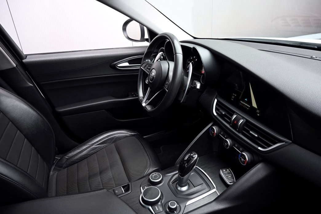 ALFA ROMEO Giulia 2.2 JTDM Super Automatic - 7