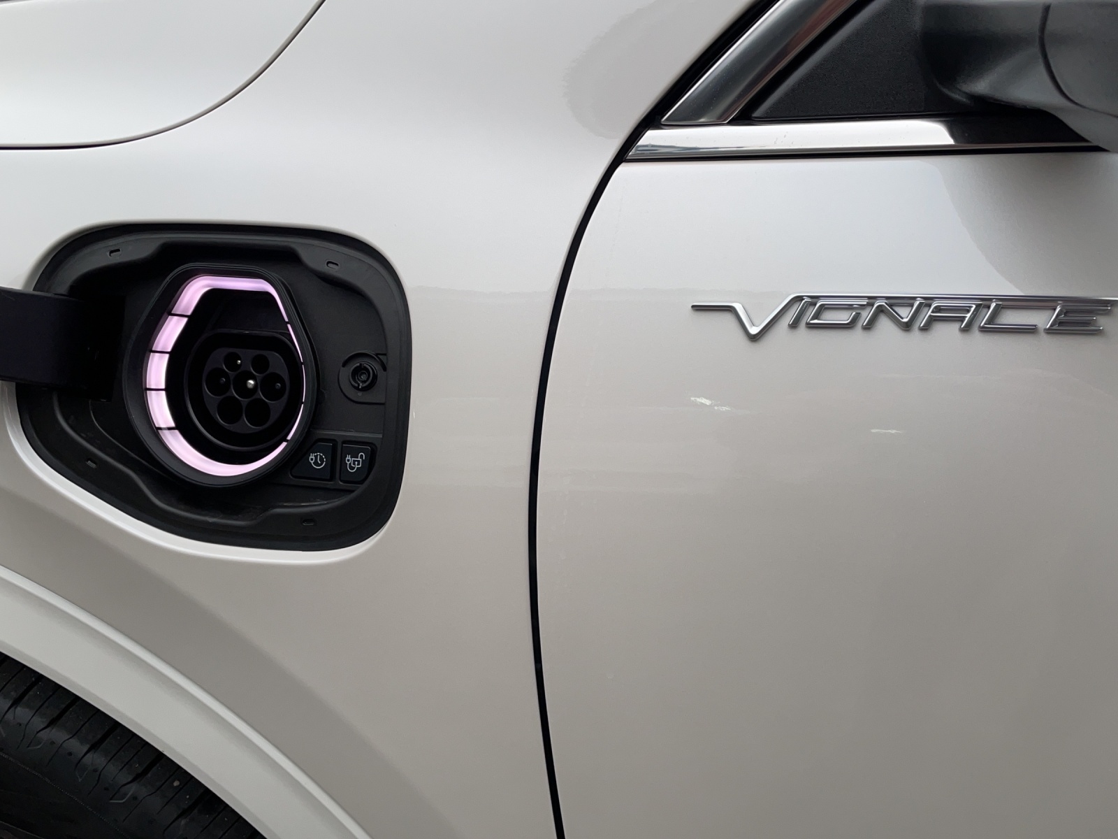 FORD Kuga 2.5 Plug-in Hybrid Vignale - 14