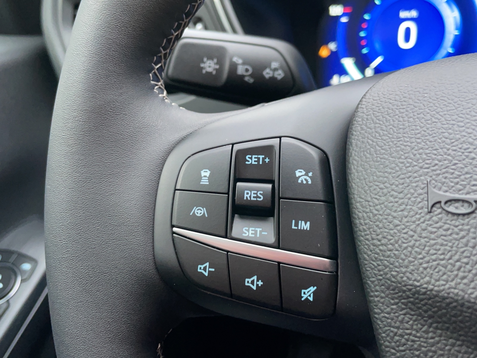 FORD Kuga 2.5 Plug-in Hybrid Vignale - 9