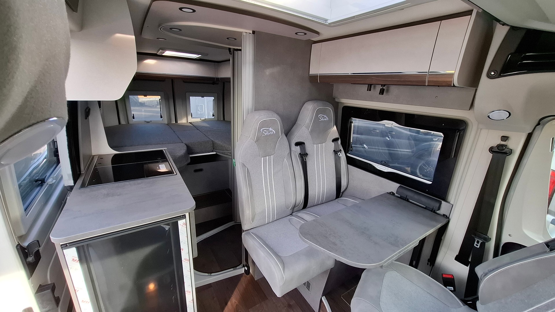 PÖSSL Summit Shine 600 LR Automatique 6 mètres (Chauffage diesel, Pack Hiver) - 5