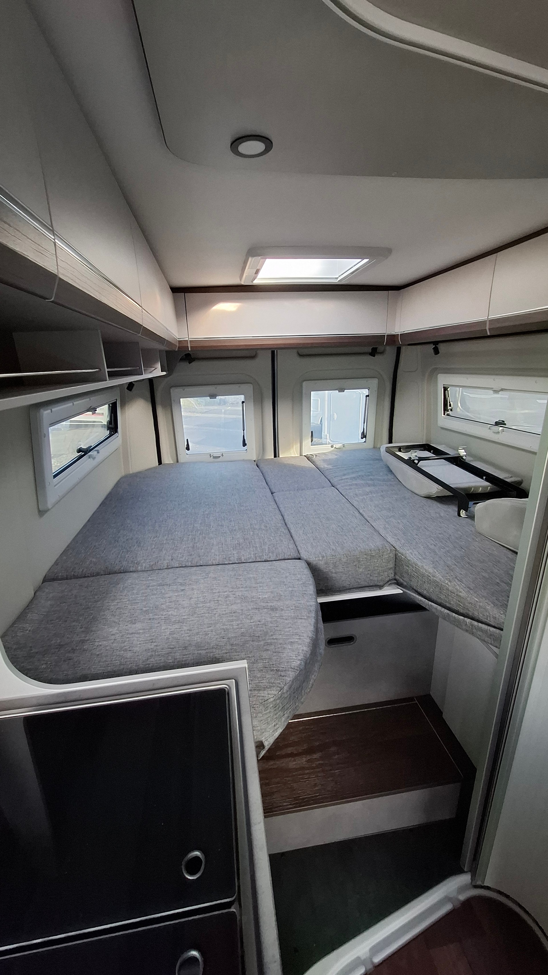 PÖSSL Summit Shine 600 LR Automatique 6 mètres (Chauffage diesel, Pack Hiver) - 10