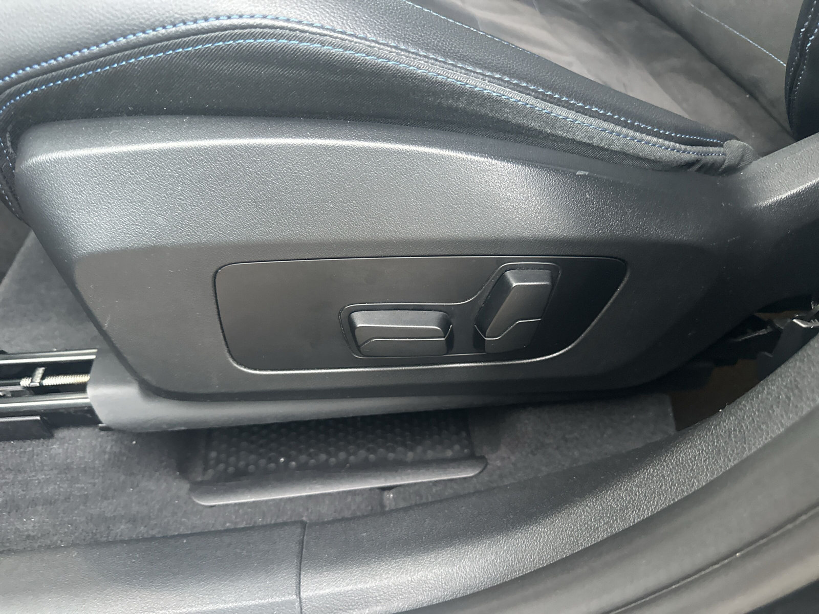 BMW 218d Active Tourer M Sport DKG - 19