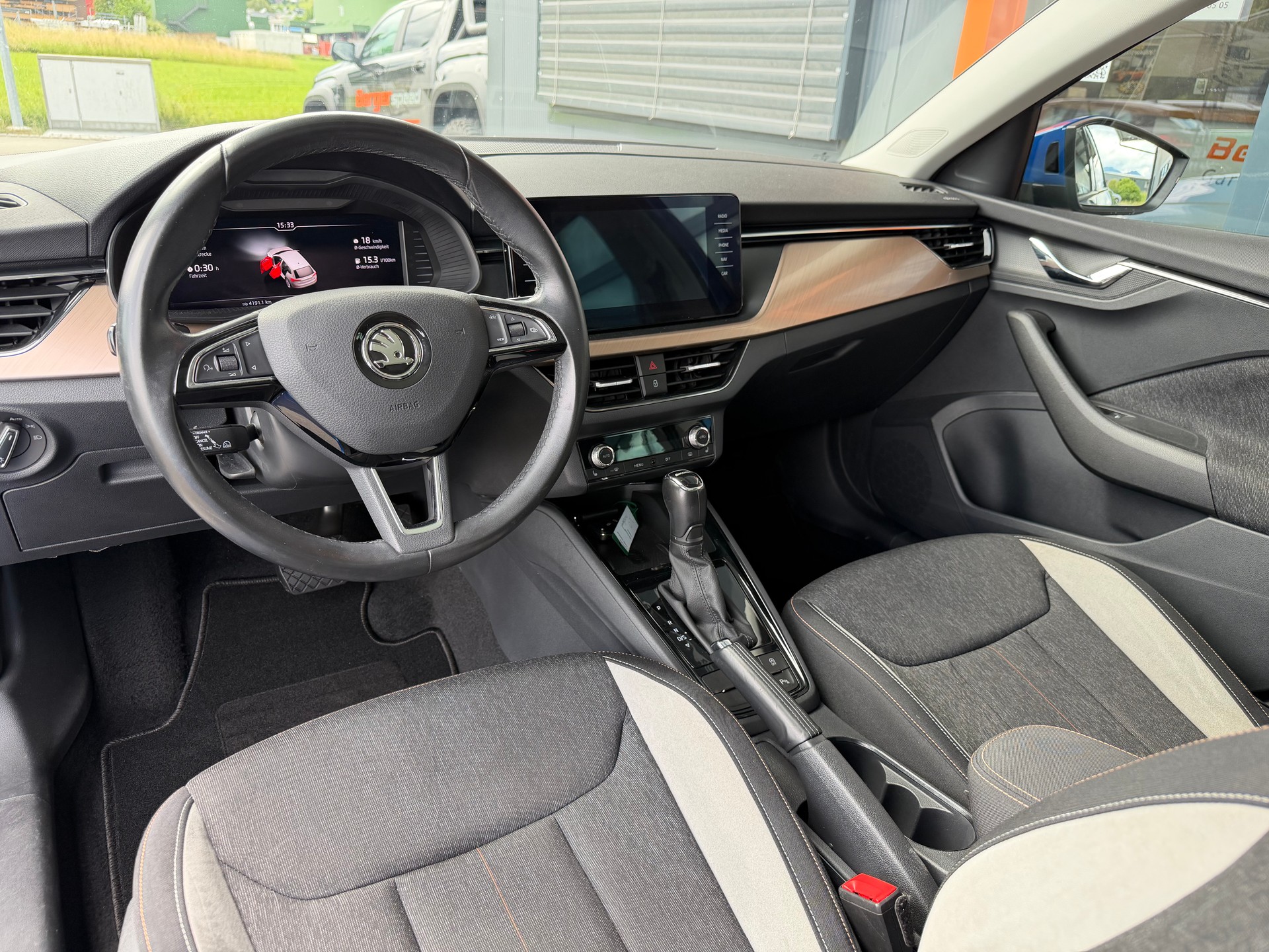 SKODA Scala 1.5 TSI ACT Style DSG - 8