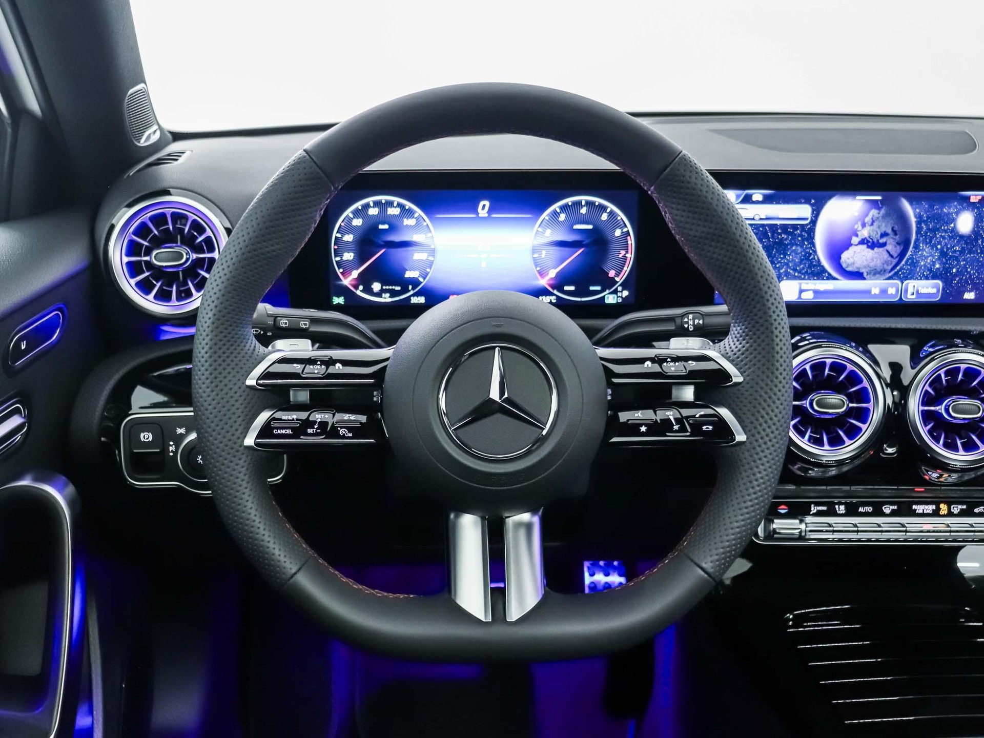 MERCEDES-BENZ A 250 4MATIC - 11