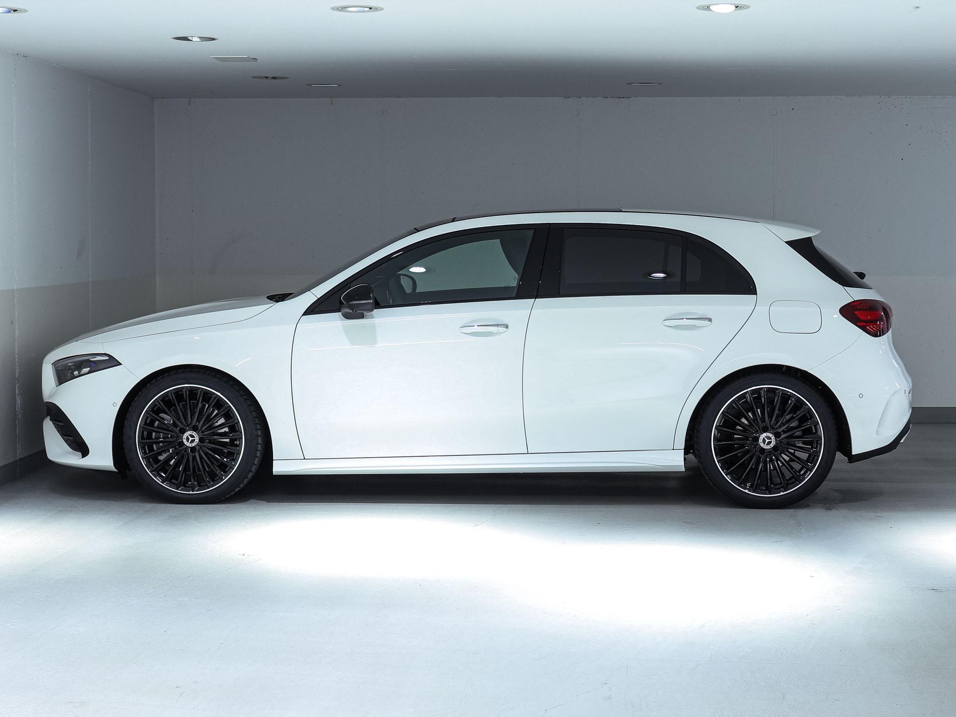 MERCEDES-BENZ A 250 4MATIC - 5