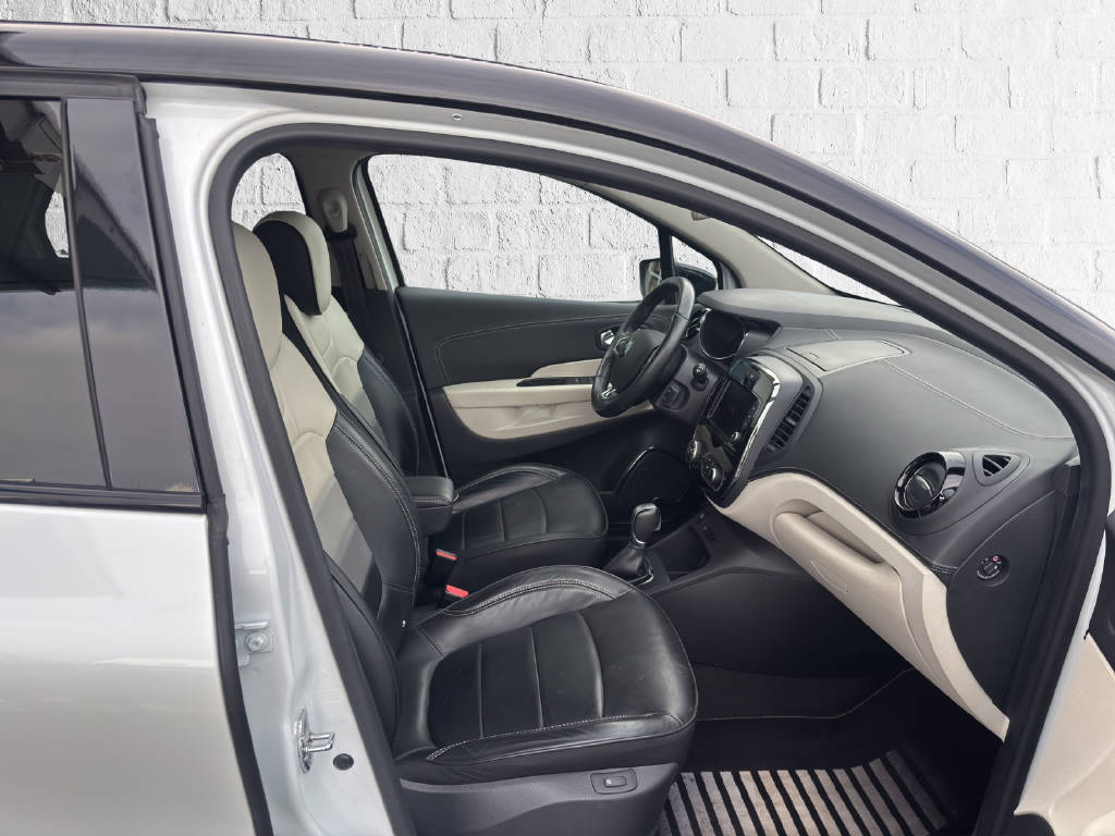 RENAULT Captur 1.2 TCe Initiale EDC - 9
