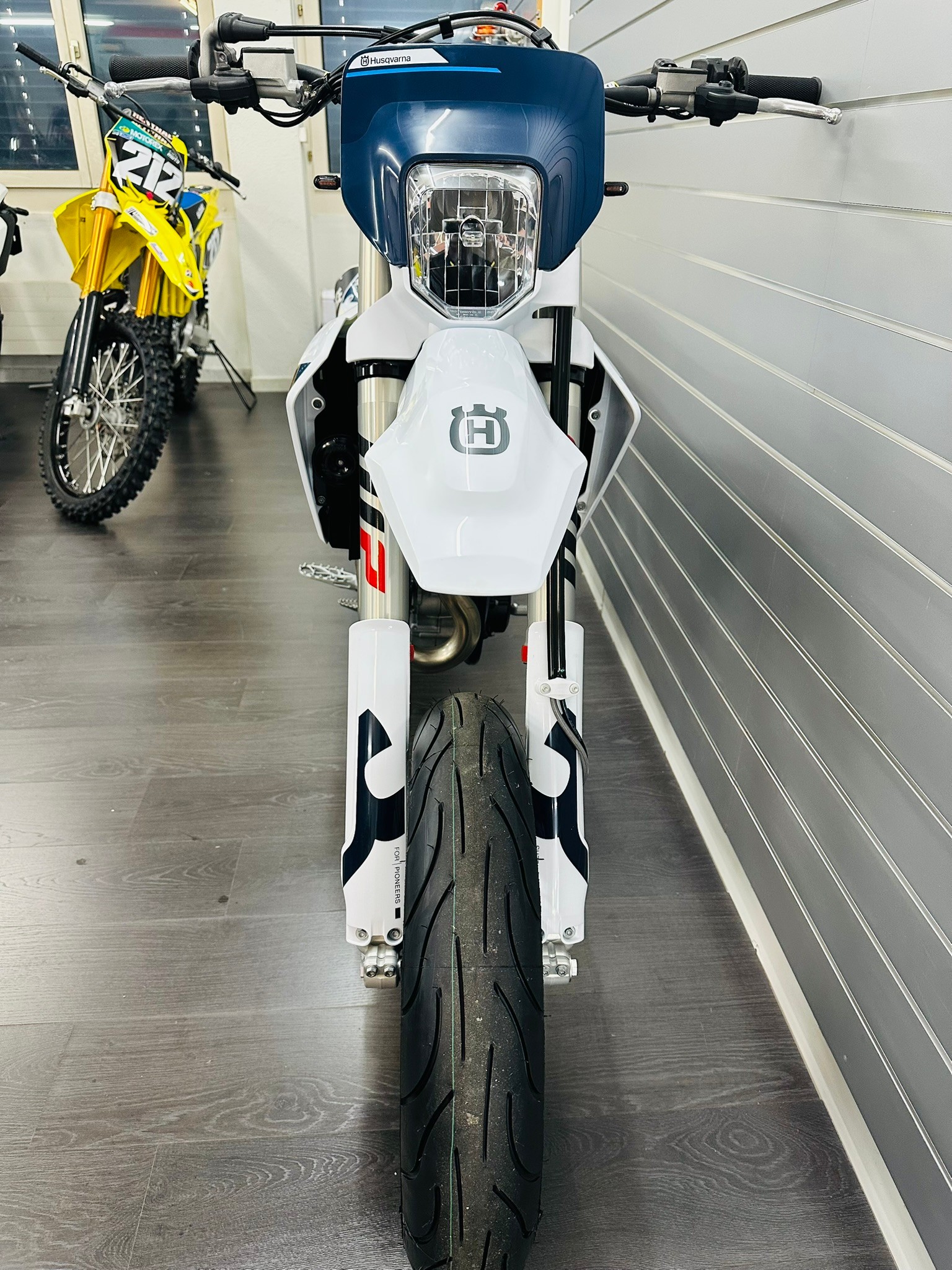 HUSQVARNA FE 501 Supermoto - 8