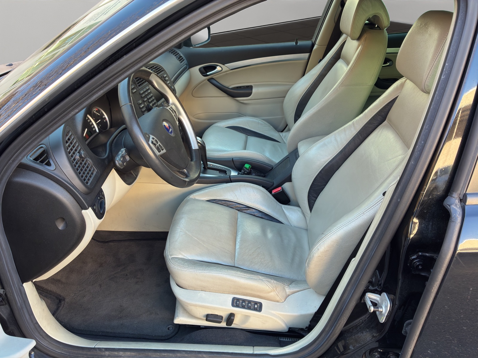 SAAB 9-3 2.8T V6 Aero - 11