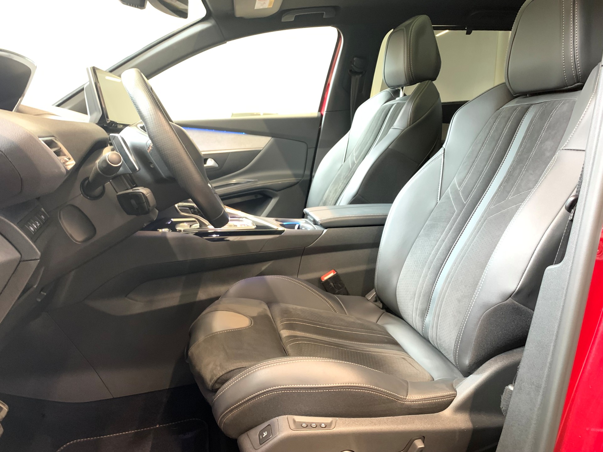 PEUGEOT 5008 1.6 Pure Tech GT Pack EAT8 - 9