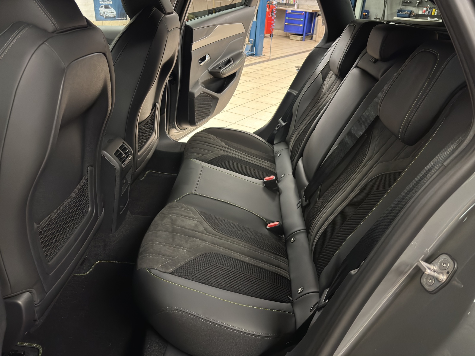 PEUGEOT 308 SW 1.2 Hybrid GT - 4