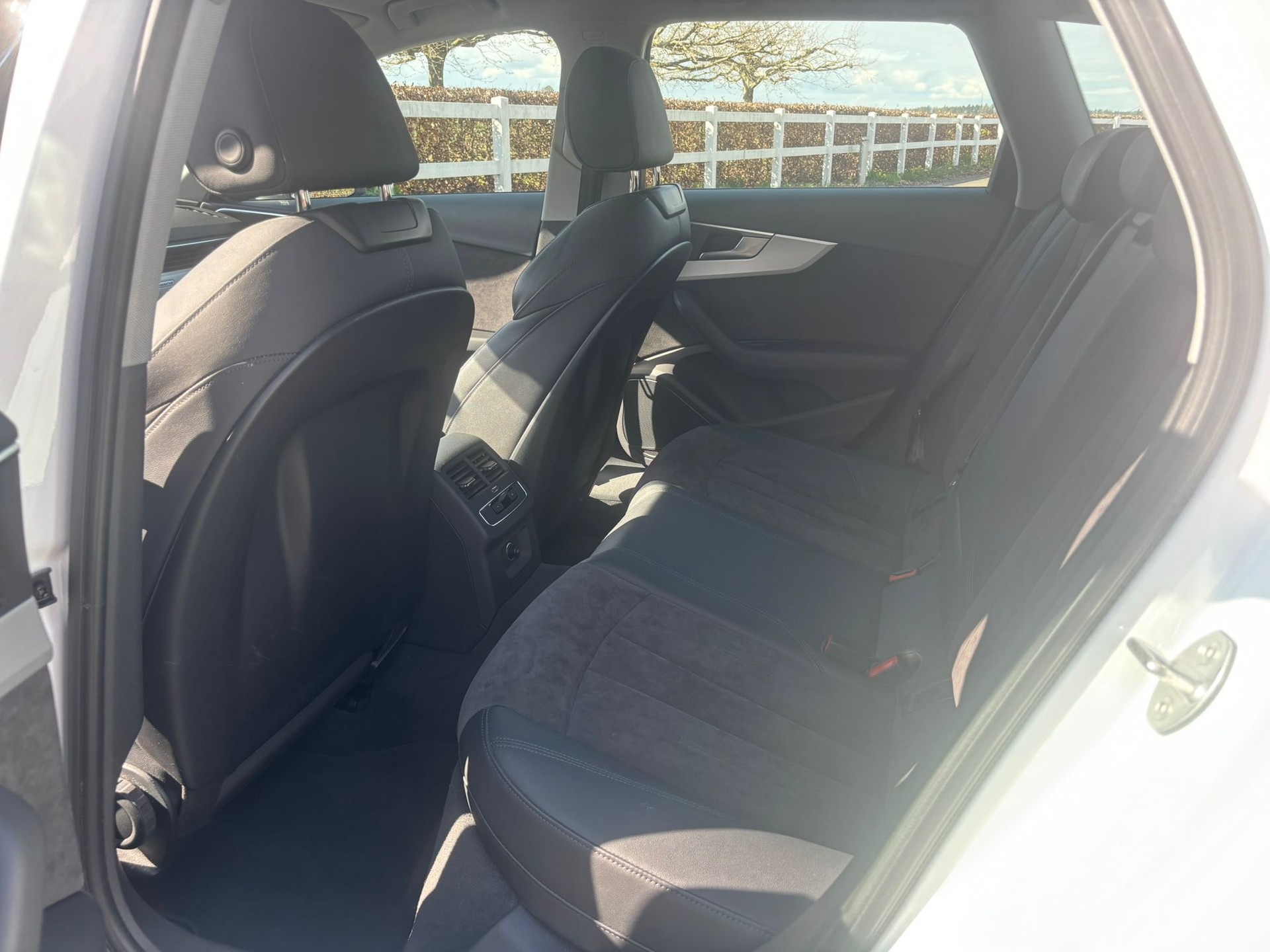 AUDI A4 Avant 2.0 TDI quattro S-tronic - 11