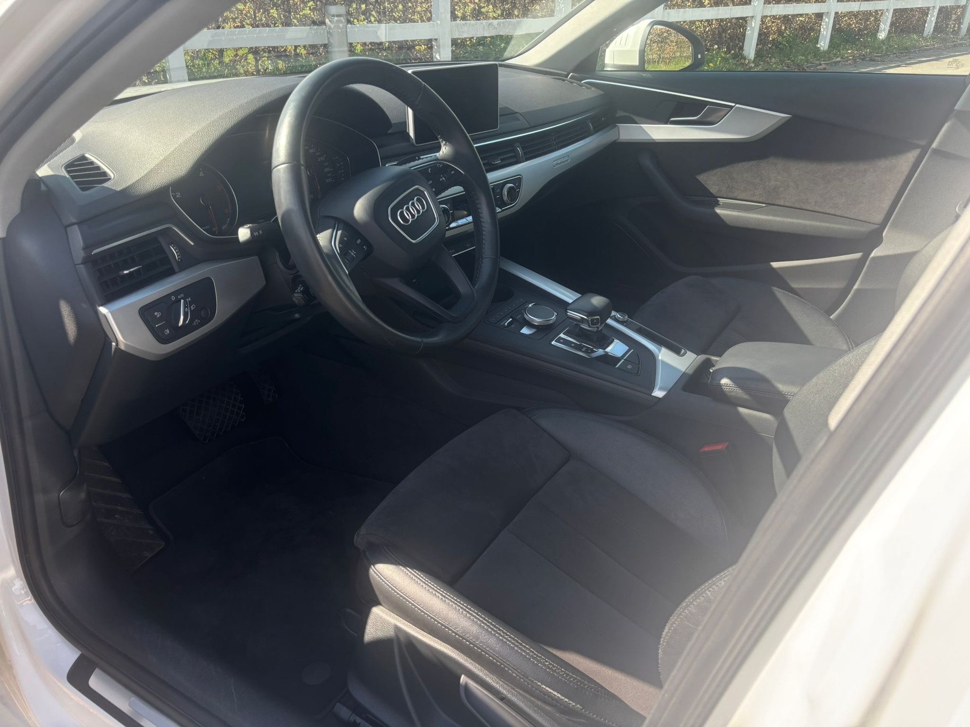 AUDI A4 Avant 2.0 TDI quattro S-tronic - 9