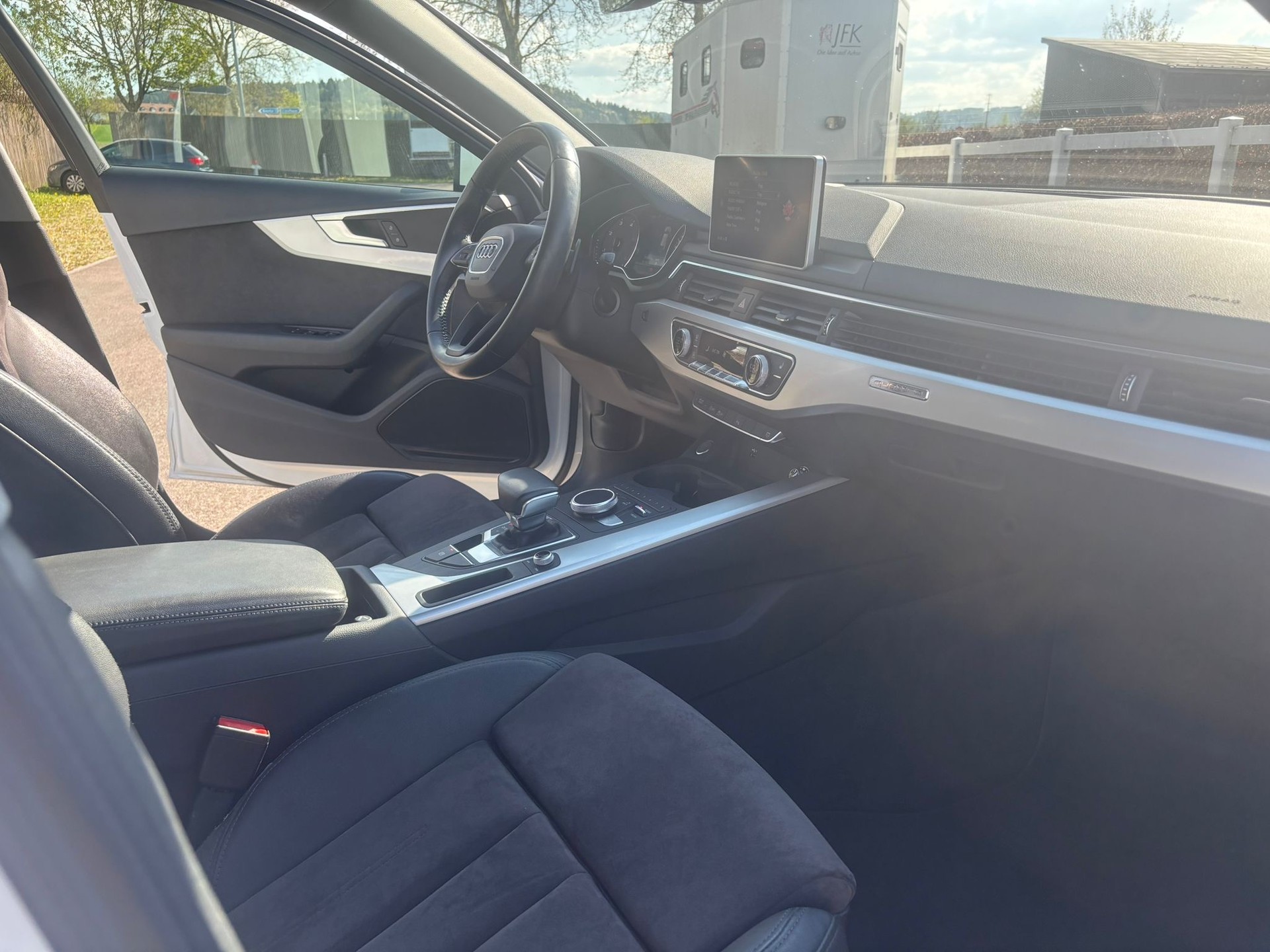 AUDI A4 Avant 2.0 TDI quattro S-tronic - 10