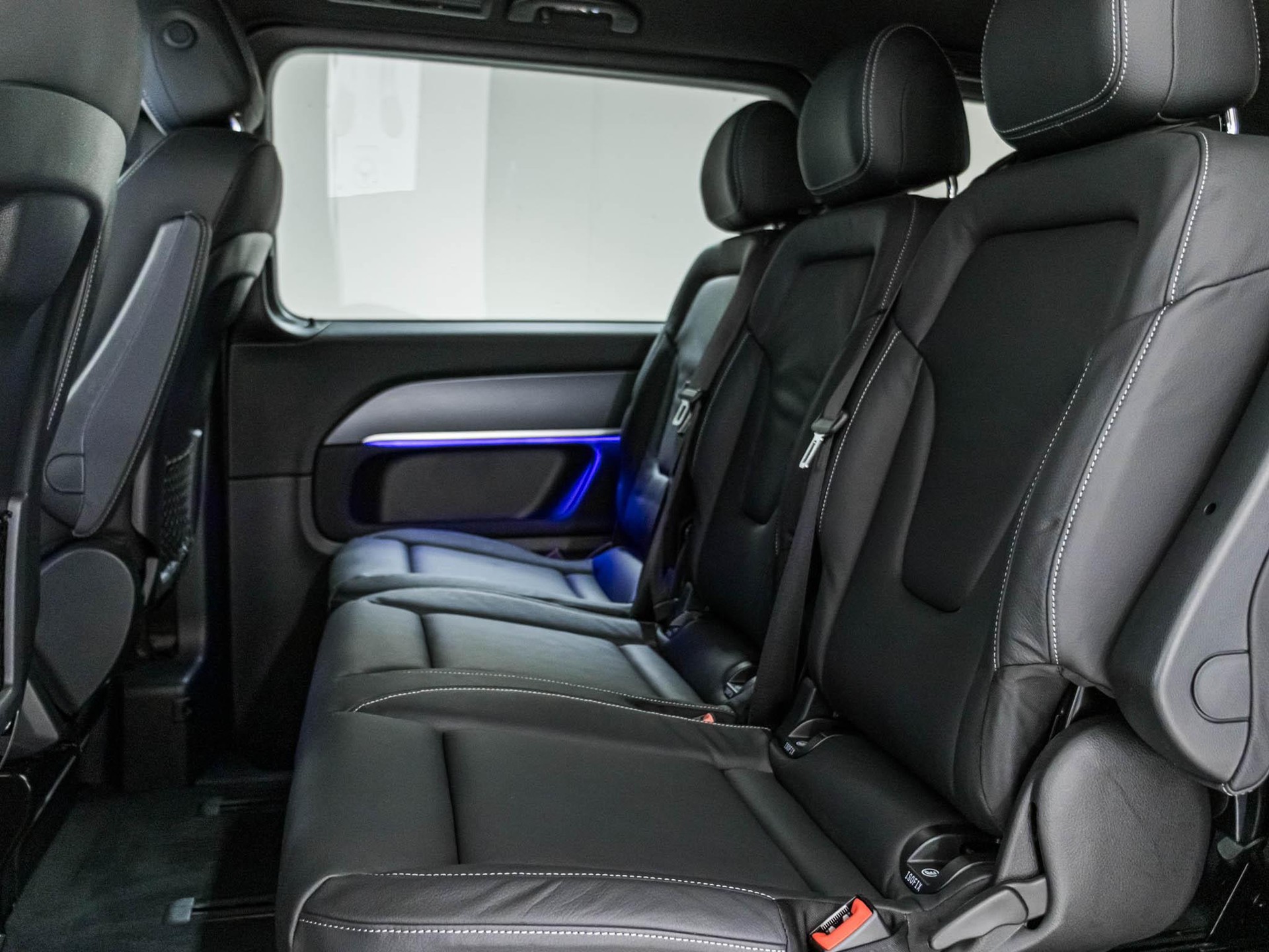 MERCEDES-BENZ V 300 d 4MATIC AVANTGARDE L - 8