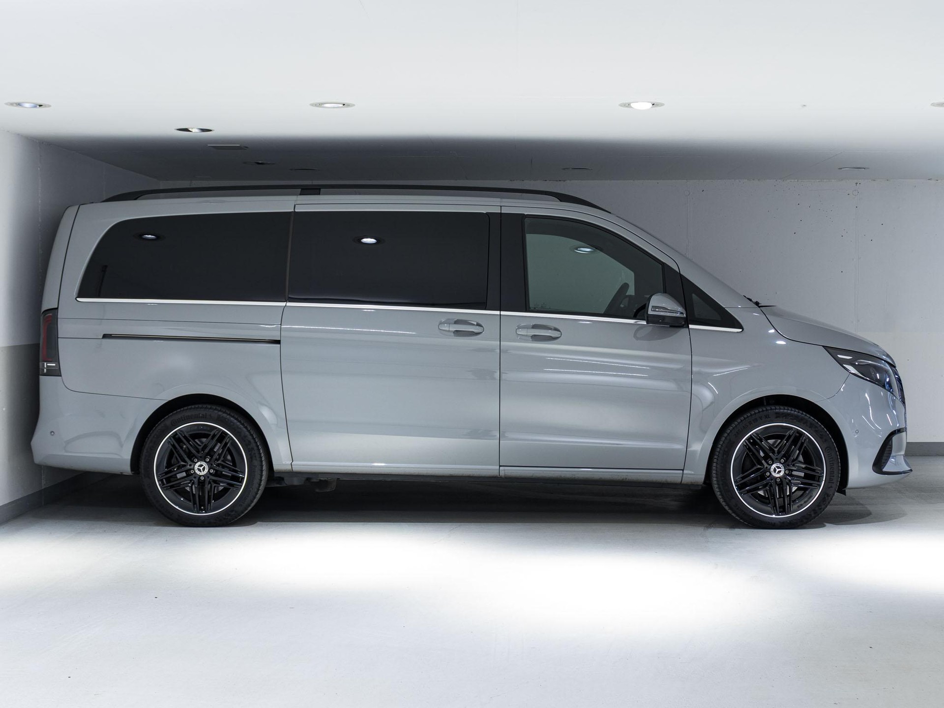 MERCEDES-BENZ V 300 d 4MATIC AVANTGARDE L - 2