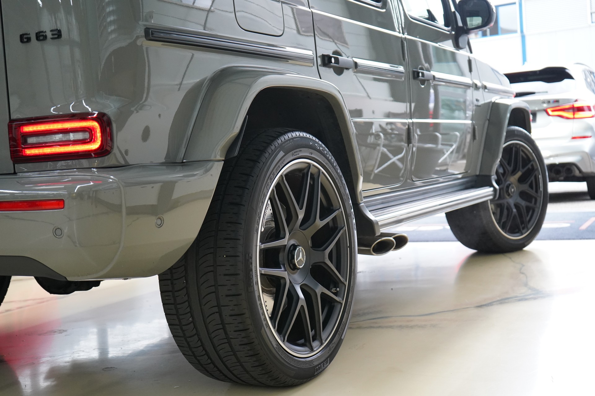 MERCEDES-BENZ G 63 AMG Speedshift Plus G-Tronic * Classic-grau Uni** - 10