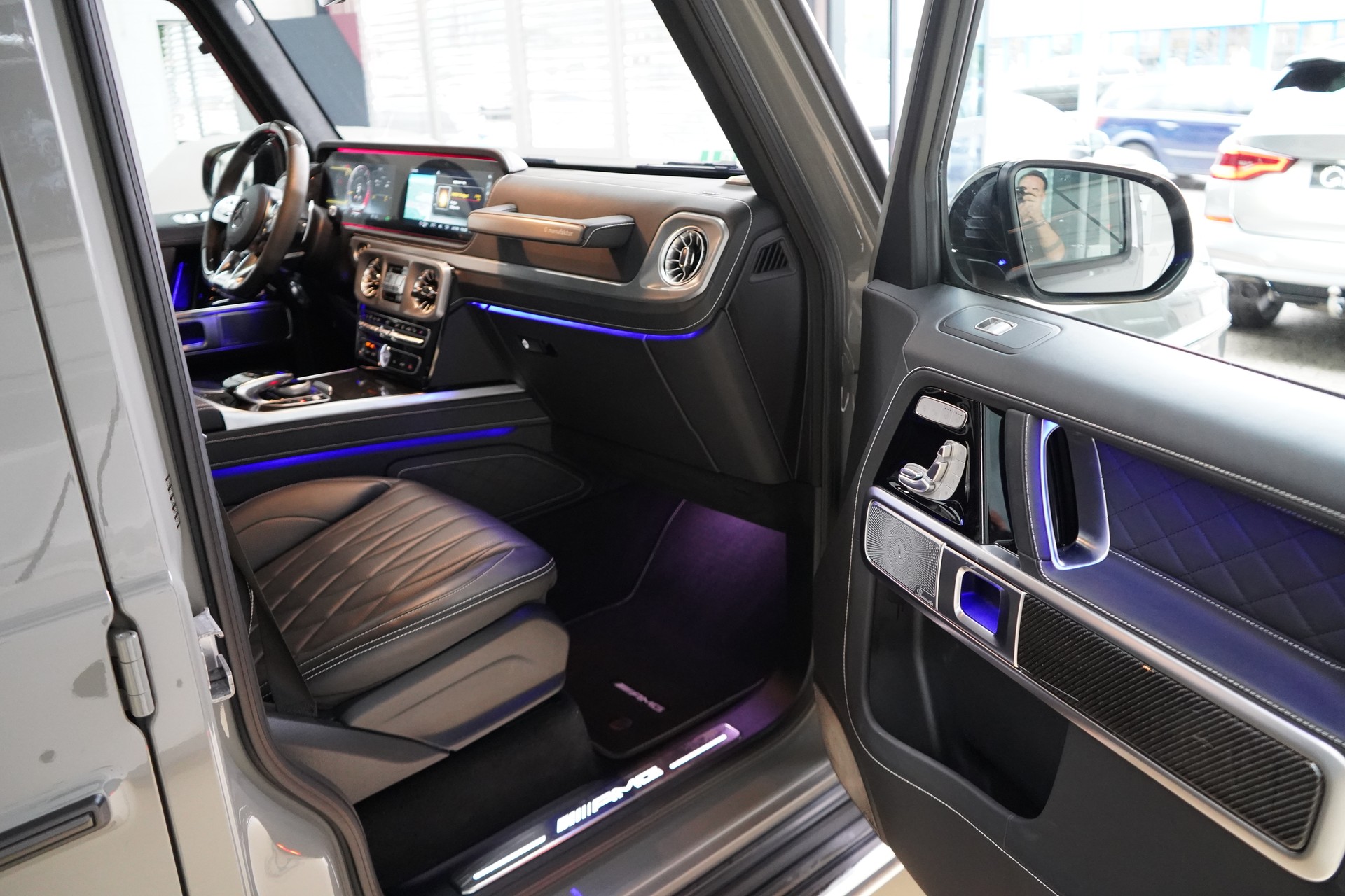 MERCEDES-BENZ G 63 AMG Speedshift Plus G-Tronic * Classic-grau Uni** - 25