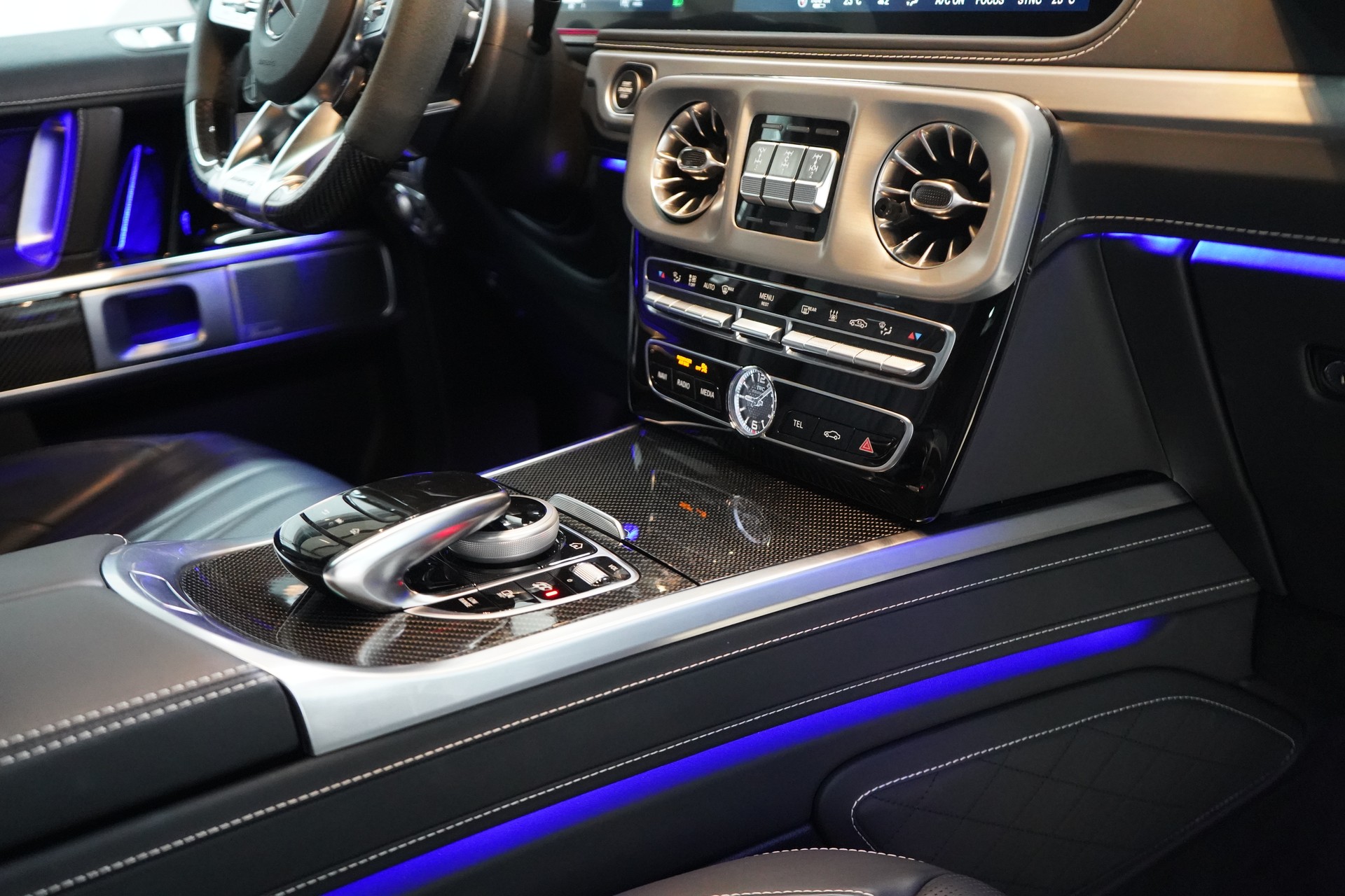 MERCEDES-BENZ G 63 AMG Speedshift Plus G-Tronic * Classic-grau Uni** - 27