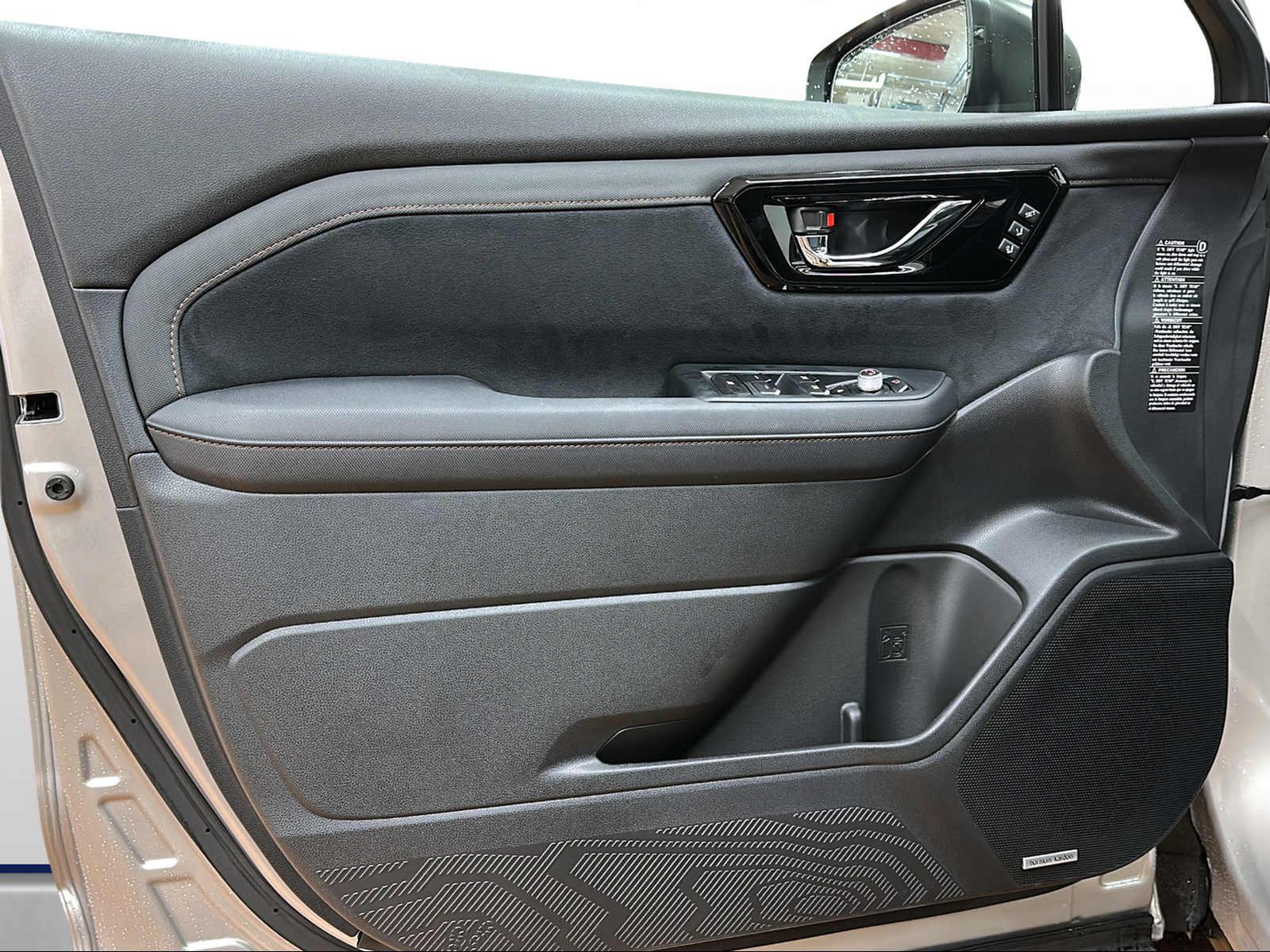 SUBARU Forester Station 2.0i e-Boxer Luxury - 2