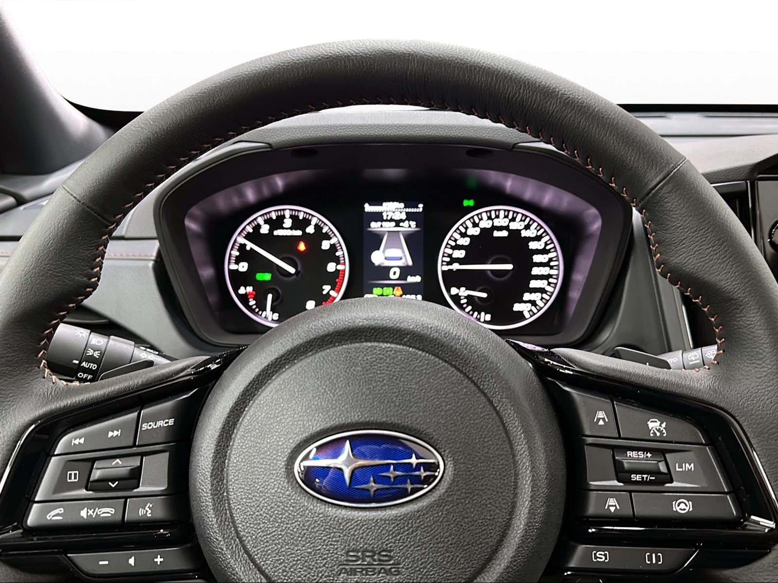 SUBARU Forester Station 2.0i e-Boxer Luxury - 11