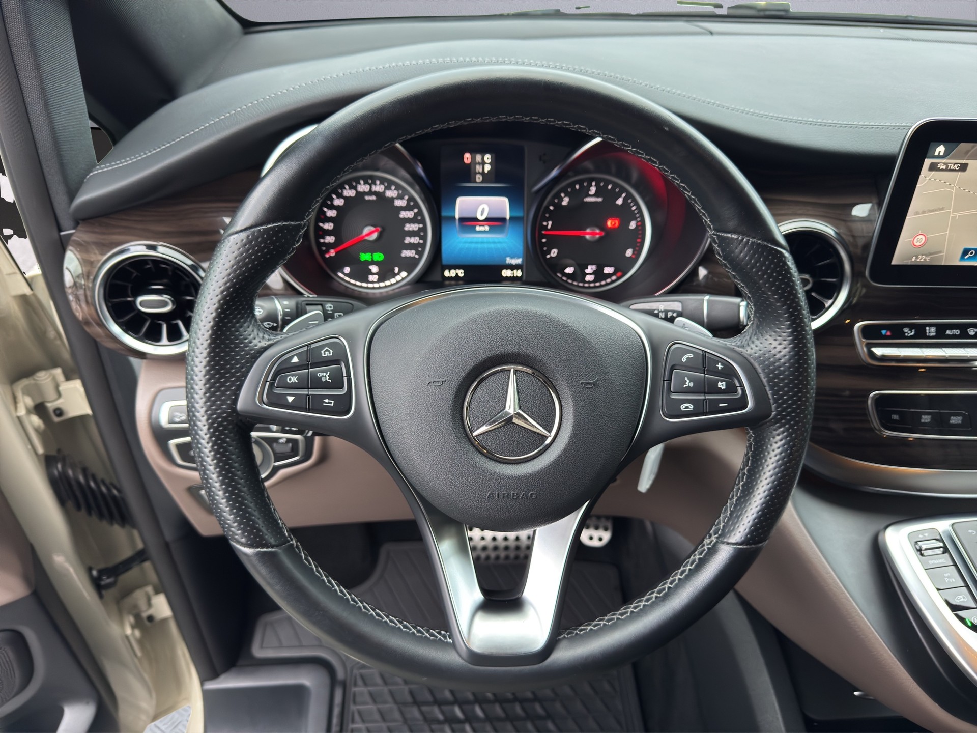 MERCEDES-BENZ V 300 d extralang Avantgarde 4Matic 9G-Tronic - 12