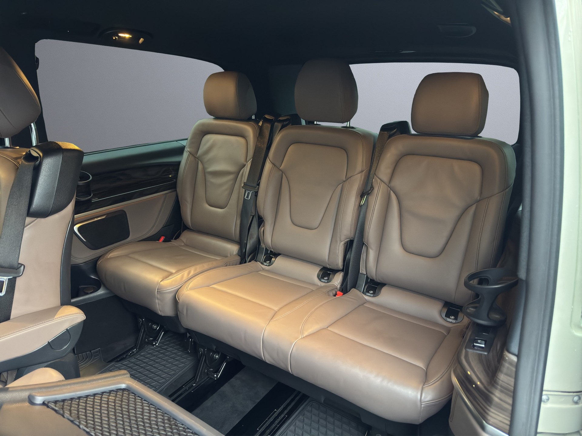 MERCEDES-BENZ V 300 d extralang Avantgarde 4Matic 9G-Tronic - 17