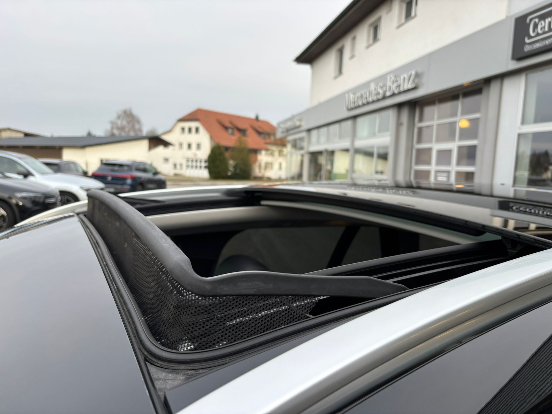 MERCEDES-BENZ C 220d Avantgarde 4Matic Kombi - 11