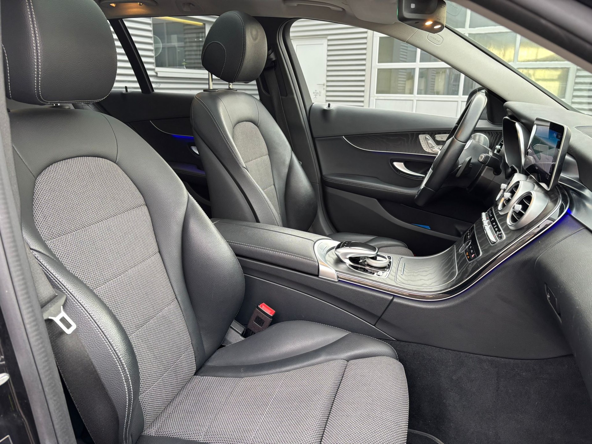 MERCEDES-BENZ C 220d Avantgarde 4Matic Kombi - 8