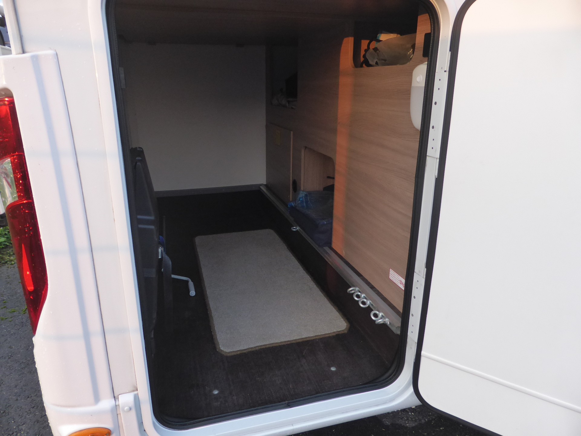 LAIKA Compact V09 Aut. 9 - 14