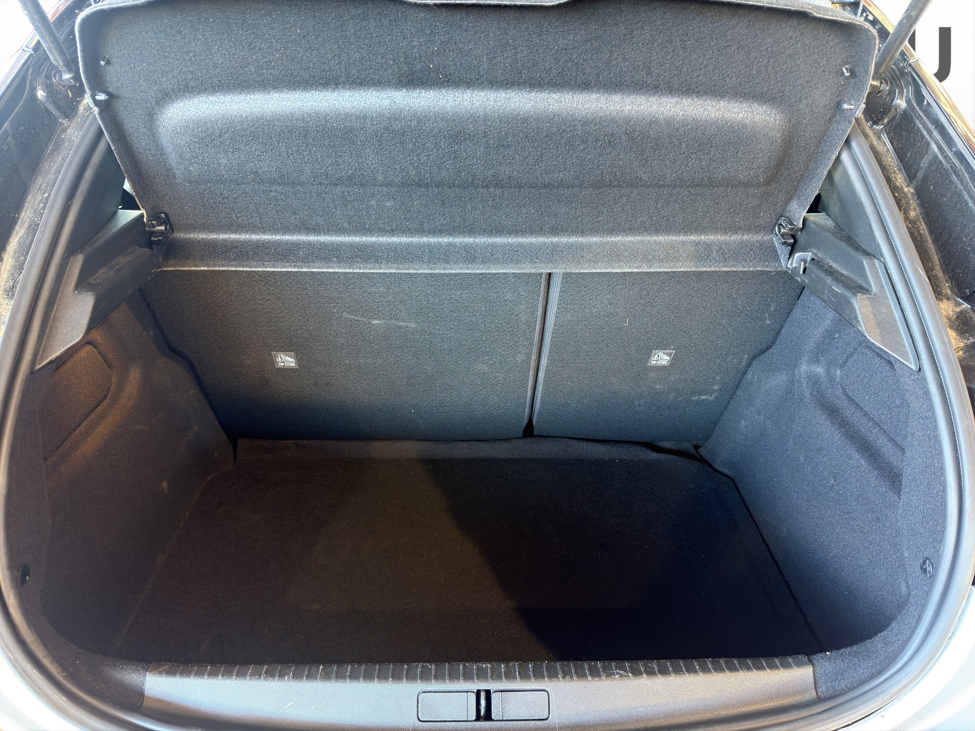 OPEL Corsa 1.2 T GS - 26